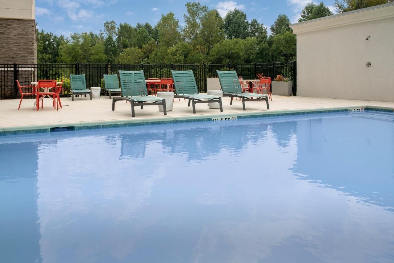 Tru By Hilton Charlotte Airport Lake Pointe Eksteriør billede