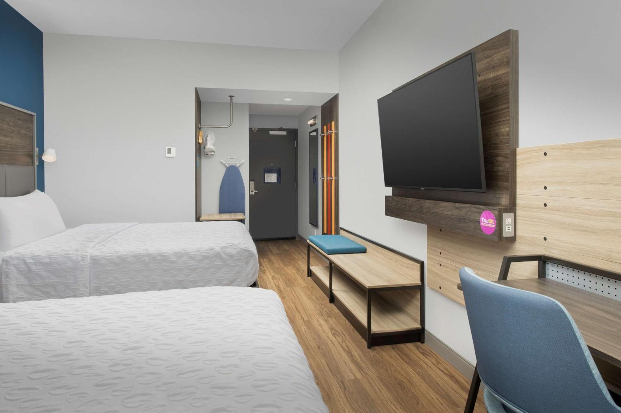 Tru By Hilton Charlotte Airport Lake Pointe Eksteriør billede